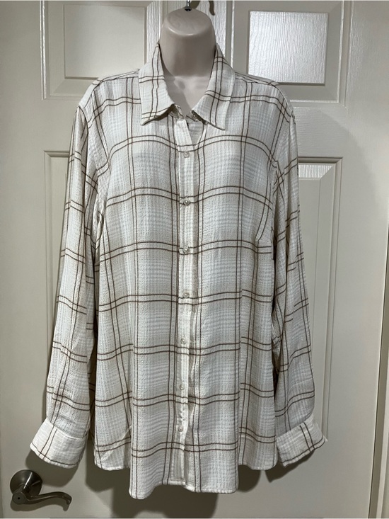 Universal Thread Tops - Universal Threads woman XXL button down shirt NWOT
